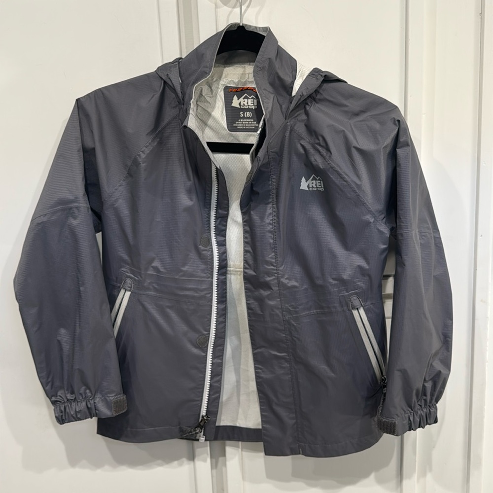 REI Rainier Rain Jacket - Kids', grey, Small (8) unisex perfect condition.